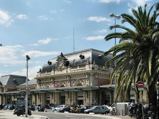 Appartement 2 Pieces En Etage Eleve, Centre-Ville Au Calme, Petite Vue Mer นีซ ภายนอก รูปภาพ